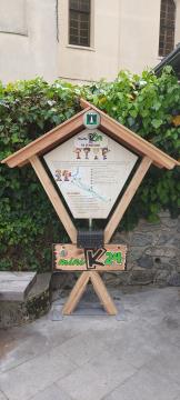 0.Začetna točka - Tabla z informacijami o Mini K-24 ter skrinjico z zloženko, kartončkom in žigom pri TIC Črna